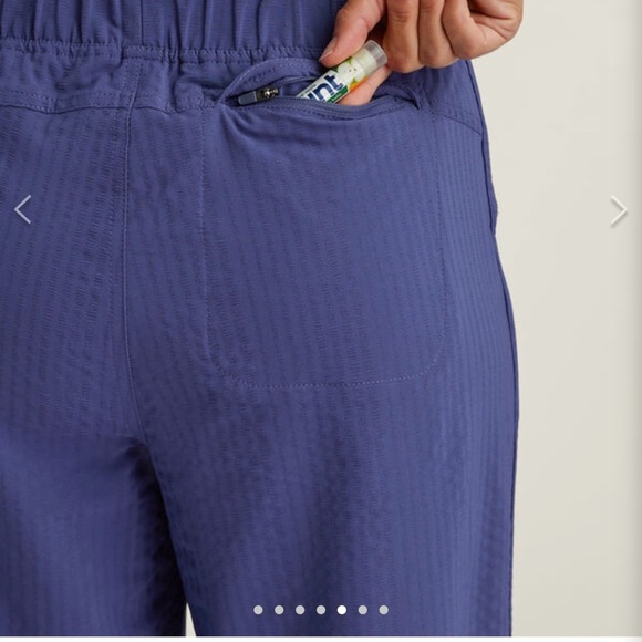 Title Nine Women's Slaycation Tapered pants - Picture 3 of 7